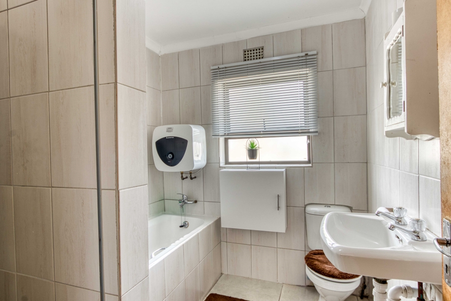 10 Bedroom Property for Sale in Croydon Western Cape
